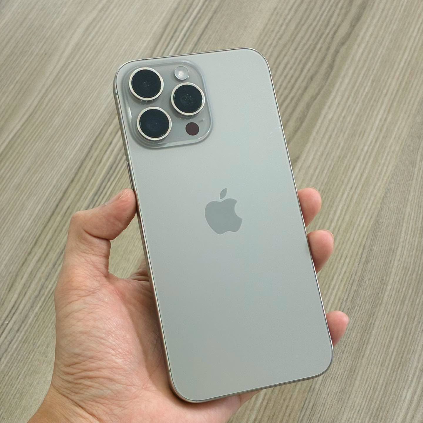 iPhone 15  Pro Max VN